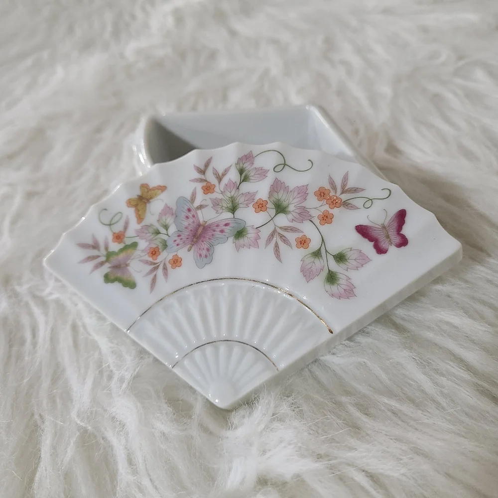 Vintage Jewlery Box/ Storage Avon
